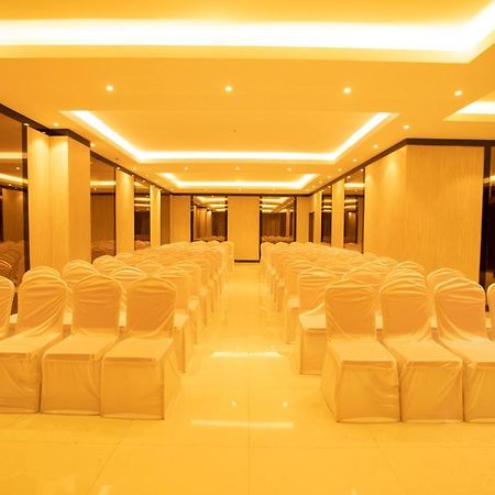Hotel Mars Classic Madras Buitenkant foto