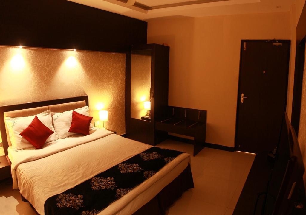 Hotel Mars Classic Madras Kamer foto