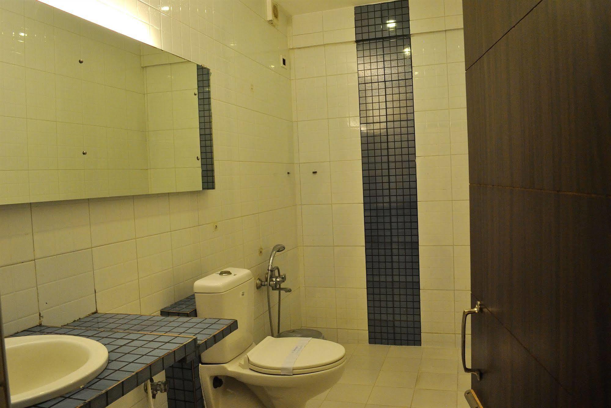 Hotel Mars Classic Madras Buitenkant foto