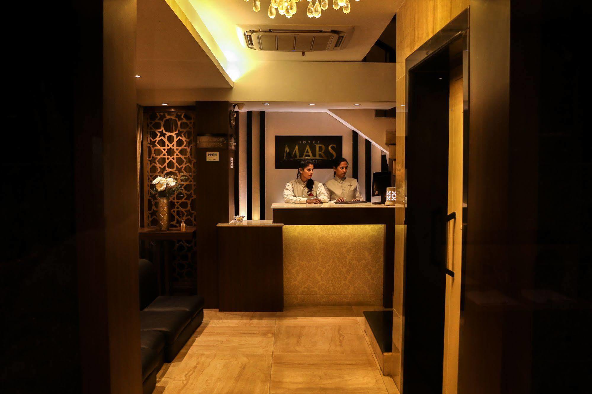 Hotel Mars Classic Madras Buitenkant foto