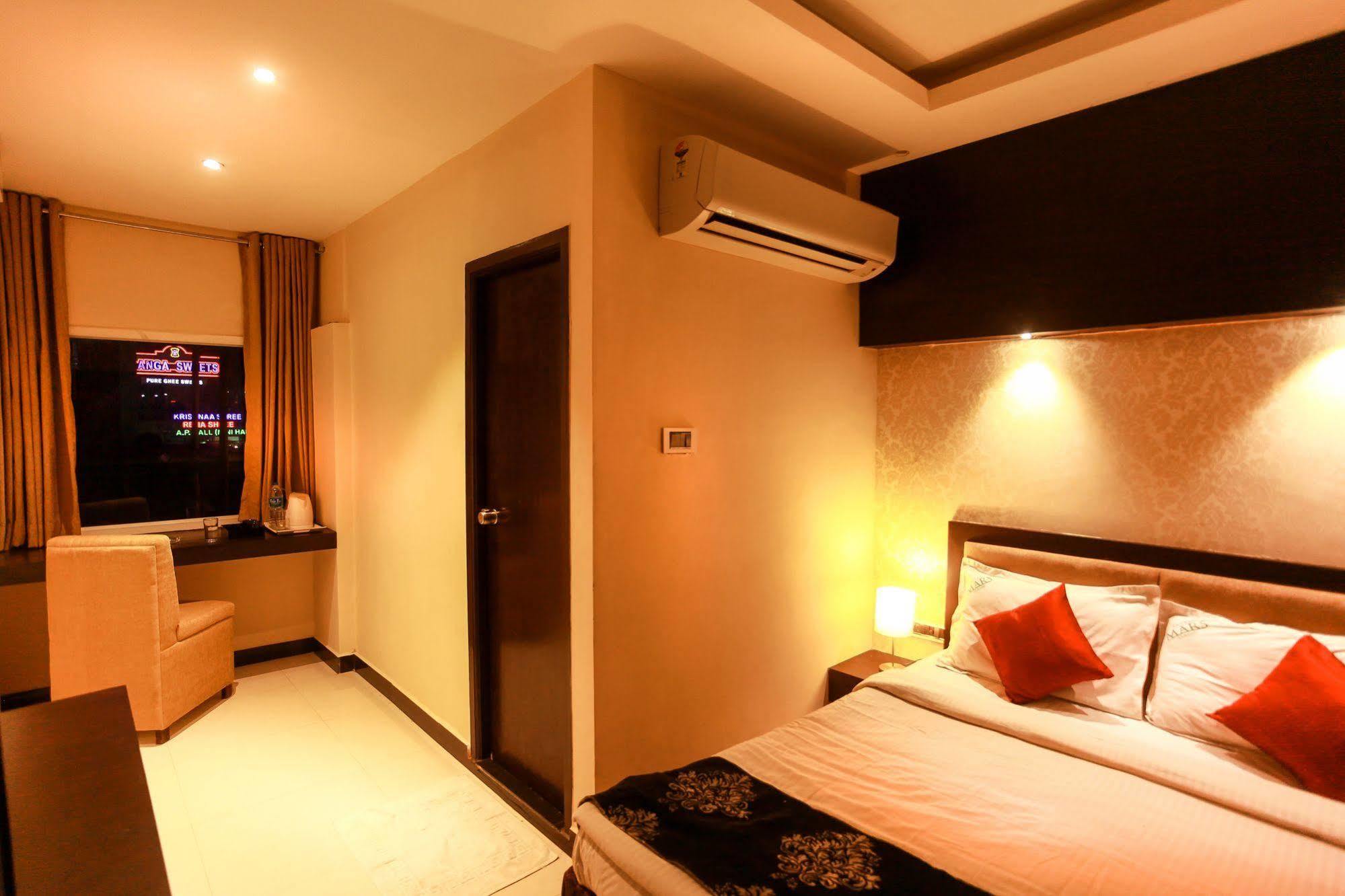 Hotel Mars Classic Madras Buitenkant foto