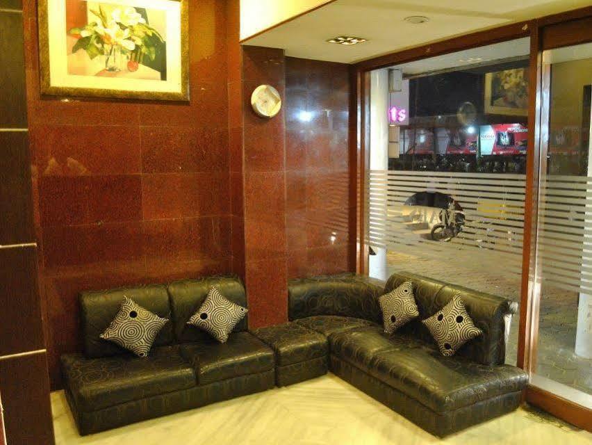 Hotel Mars Classic Madras Buitenkant foto